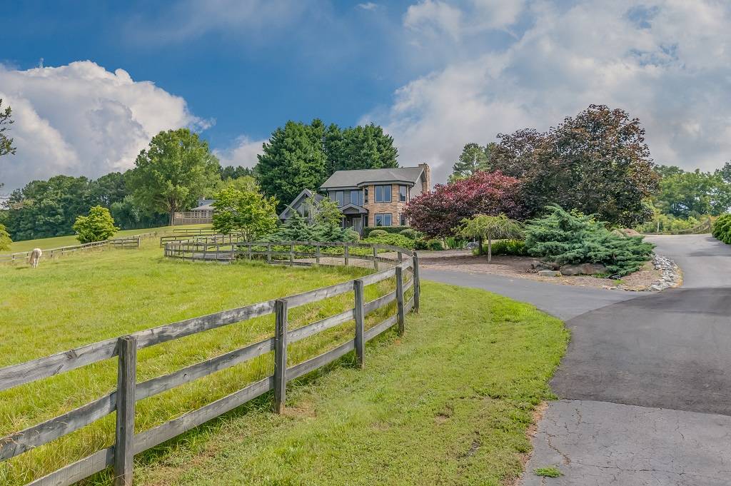 Small horse farm on FETA Trail system! Columbus, Polk County, North