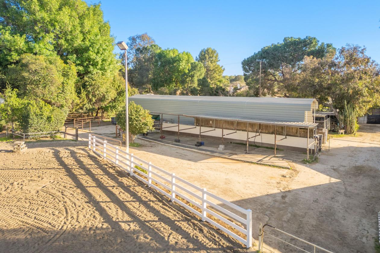 Equestrian & Investment Opportunity in Newhall - photo 10