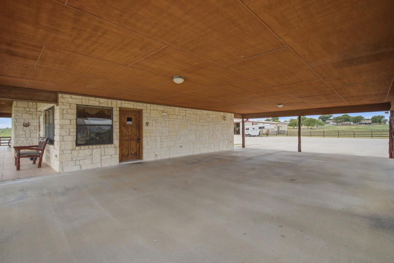 Beautiful Horse Property in Denton County - photo 6