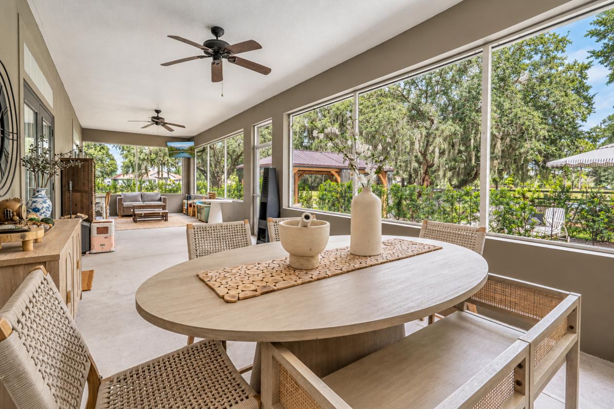 Restored 90s Chic Equestrian Estate - photo 25