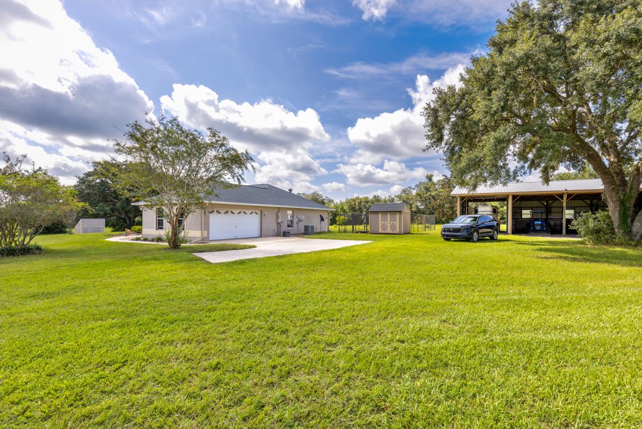 20 ACRE EQUESTRIAN PARADISE WITH NO HOA - photo 9