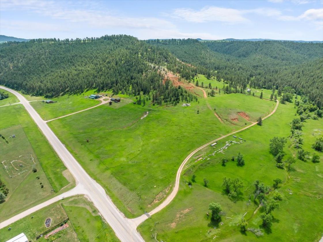 MOVE IN READY, 24+ ACRES, FULLY FENCED - photo 6