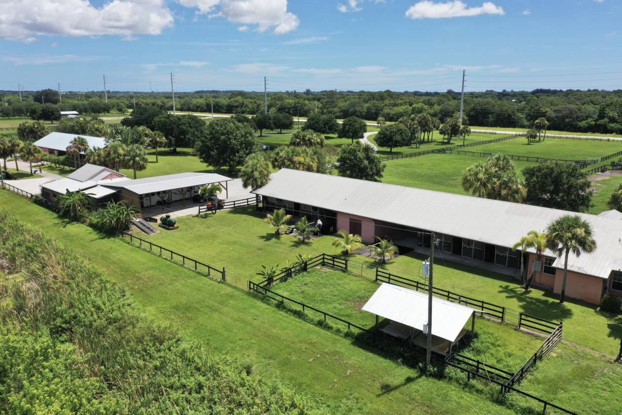 Horse Property for sale.