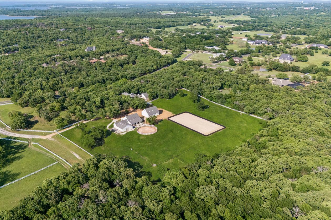Private Equestrian Retreat in Butterfield Junction - photo 7