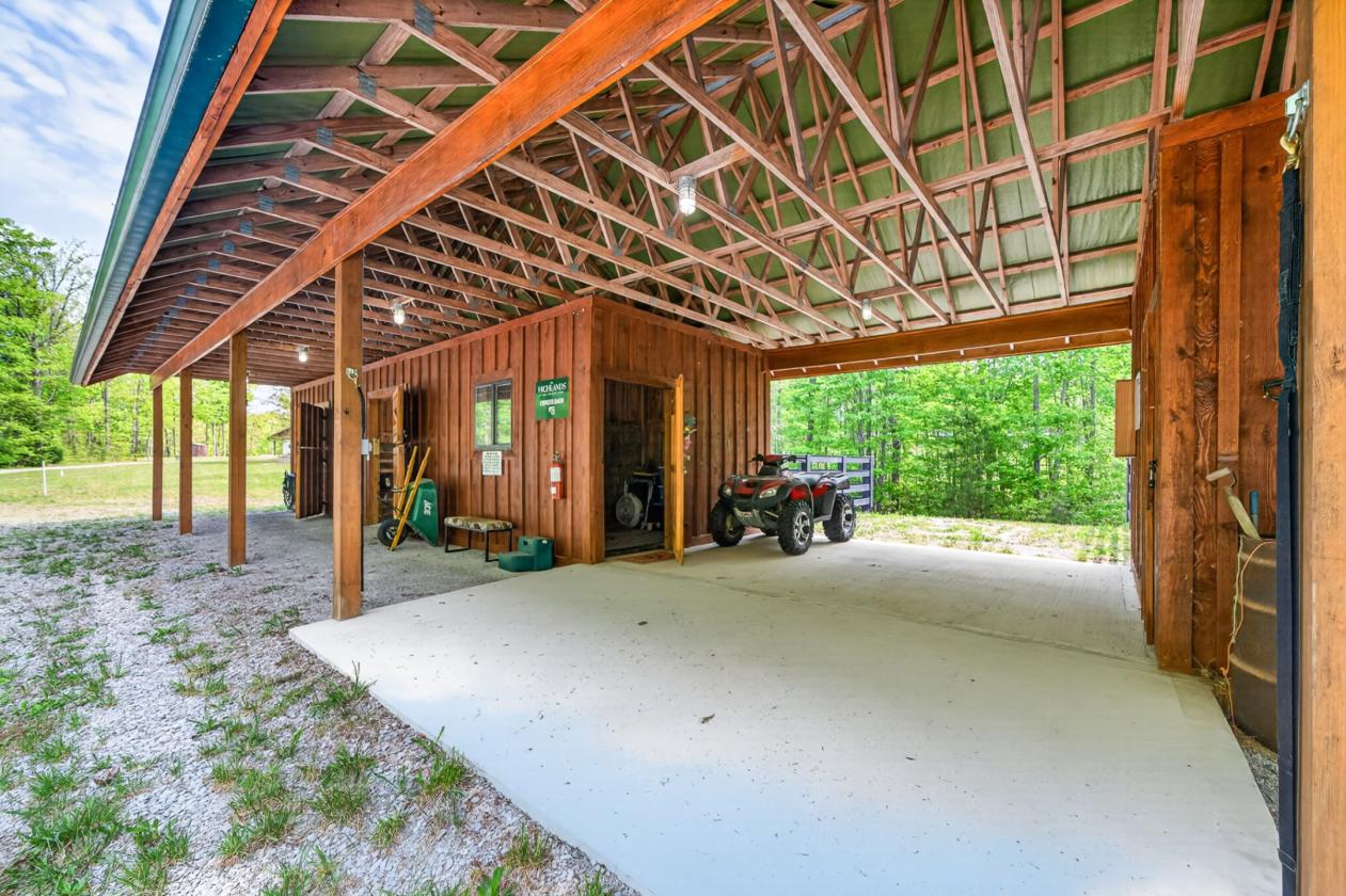 Log cabin home near Big South Fork - photo 23