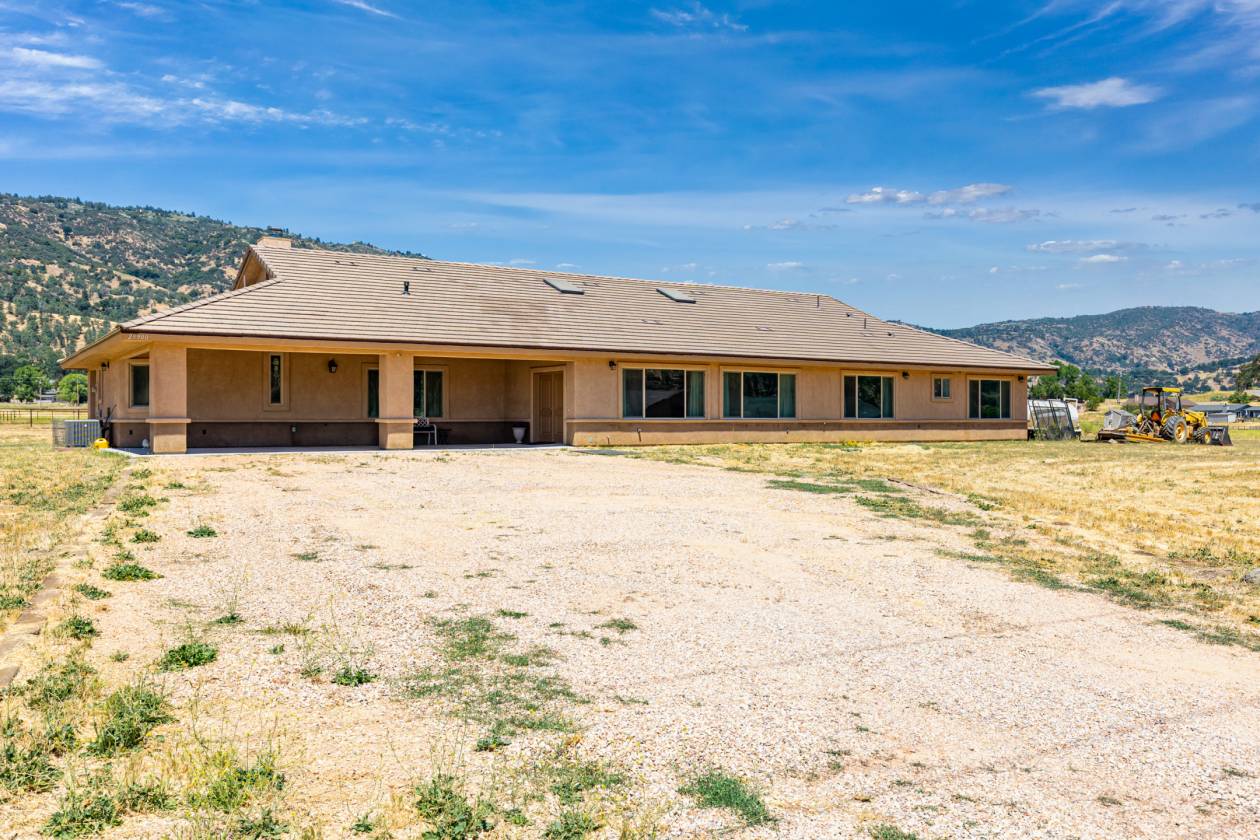 Horse Property for sale.