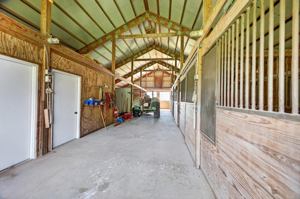 Luxury 227 Acre Horse Property - photo 6