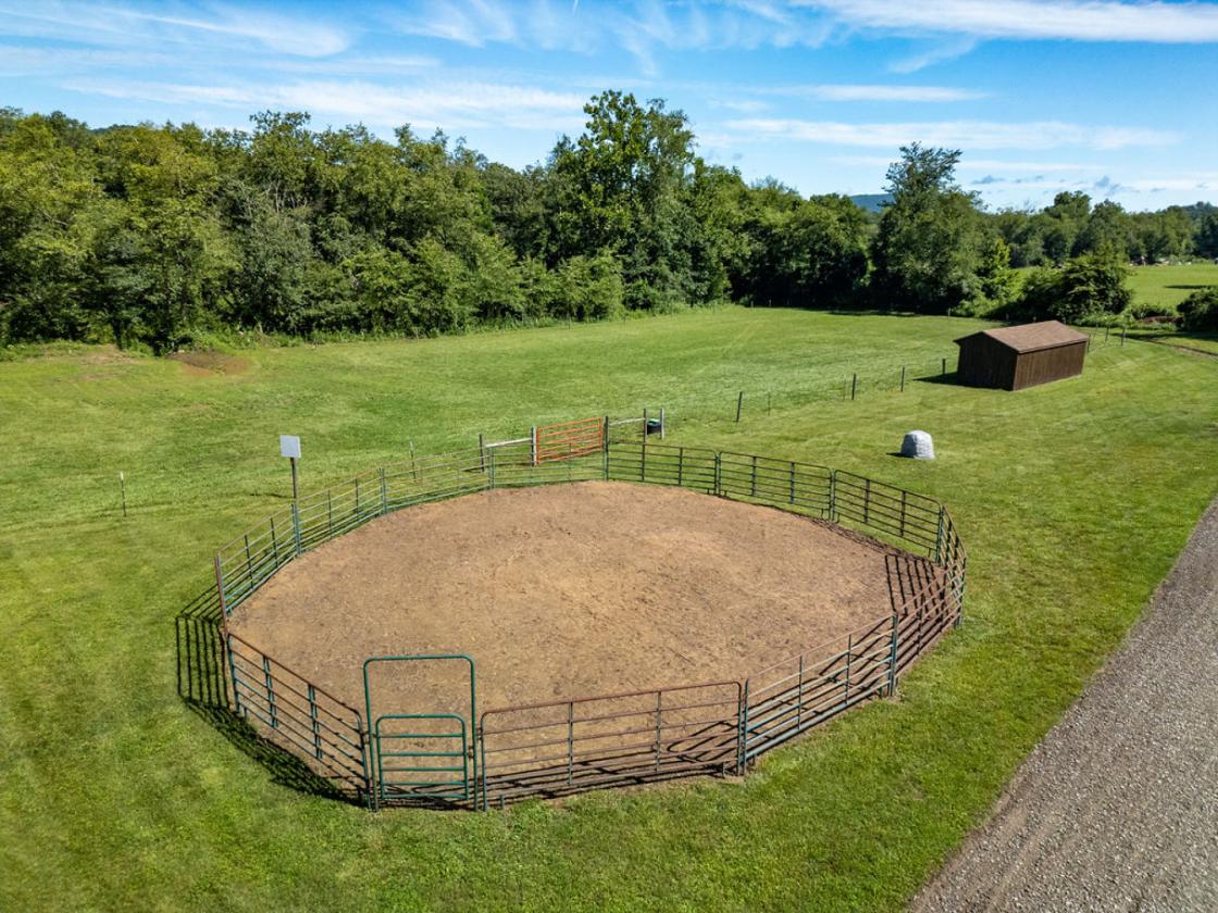 Stunning Equestrian Estate on 17 Acres - photo 29