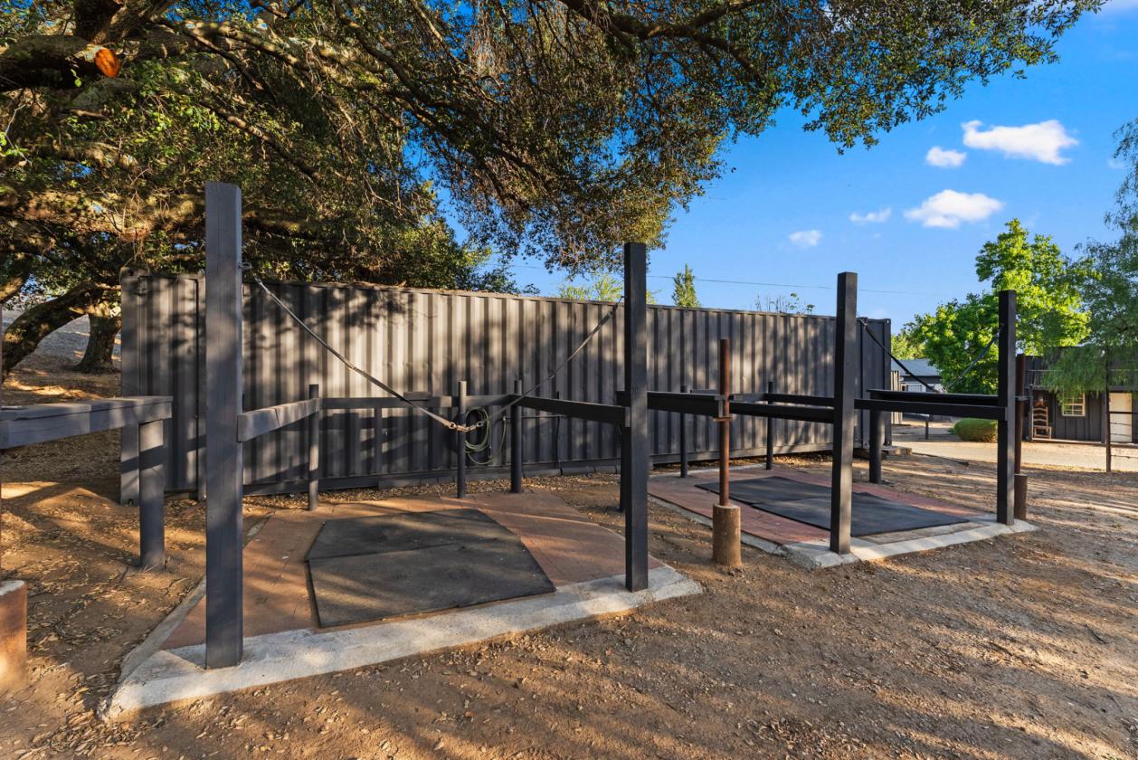Beautiful 8.02-acre equestrian property - photo 29