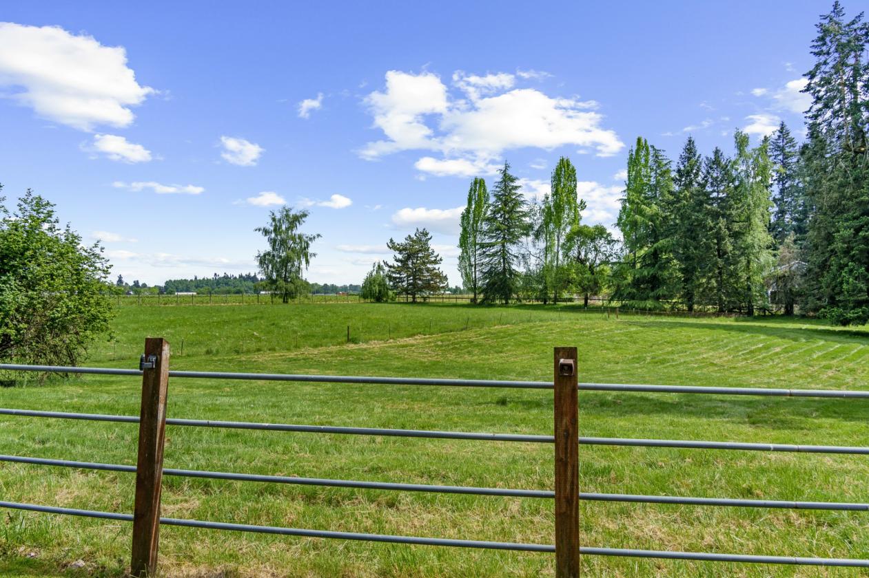 Charming horse property on private lane - photo 27