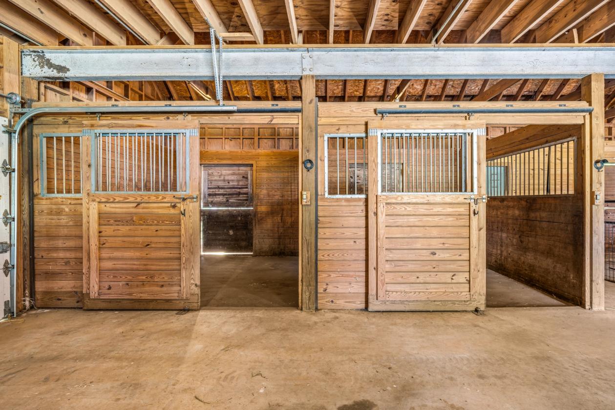 Equestrian estate with 40 acres - photo 4