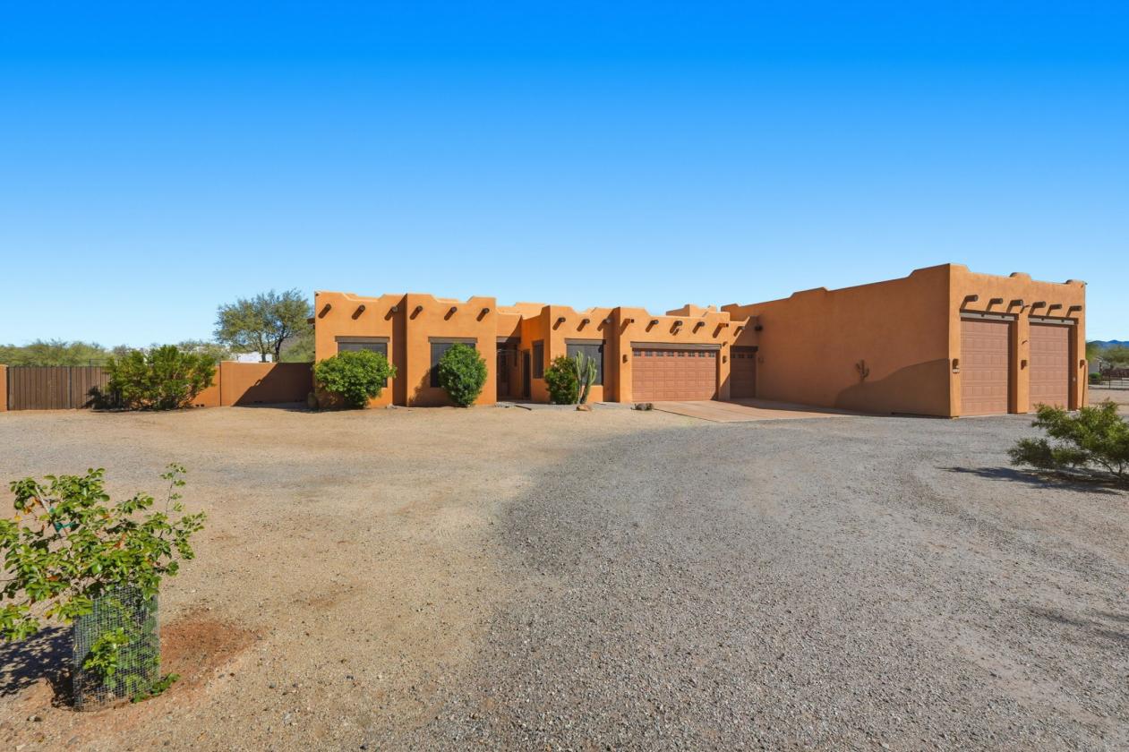 Desert Hills Luxury horse property on over an acre - photo 7