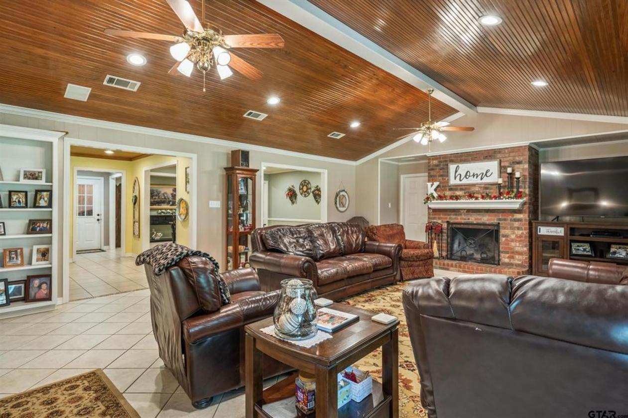 Peaceful country living on 9.6 acres - photo 13
