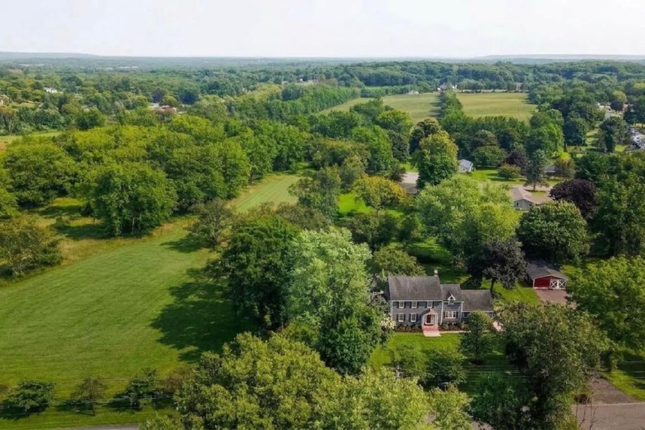 Tewksbury Hobby Farm in Upscale Rural Setting - photo 1