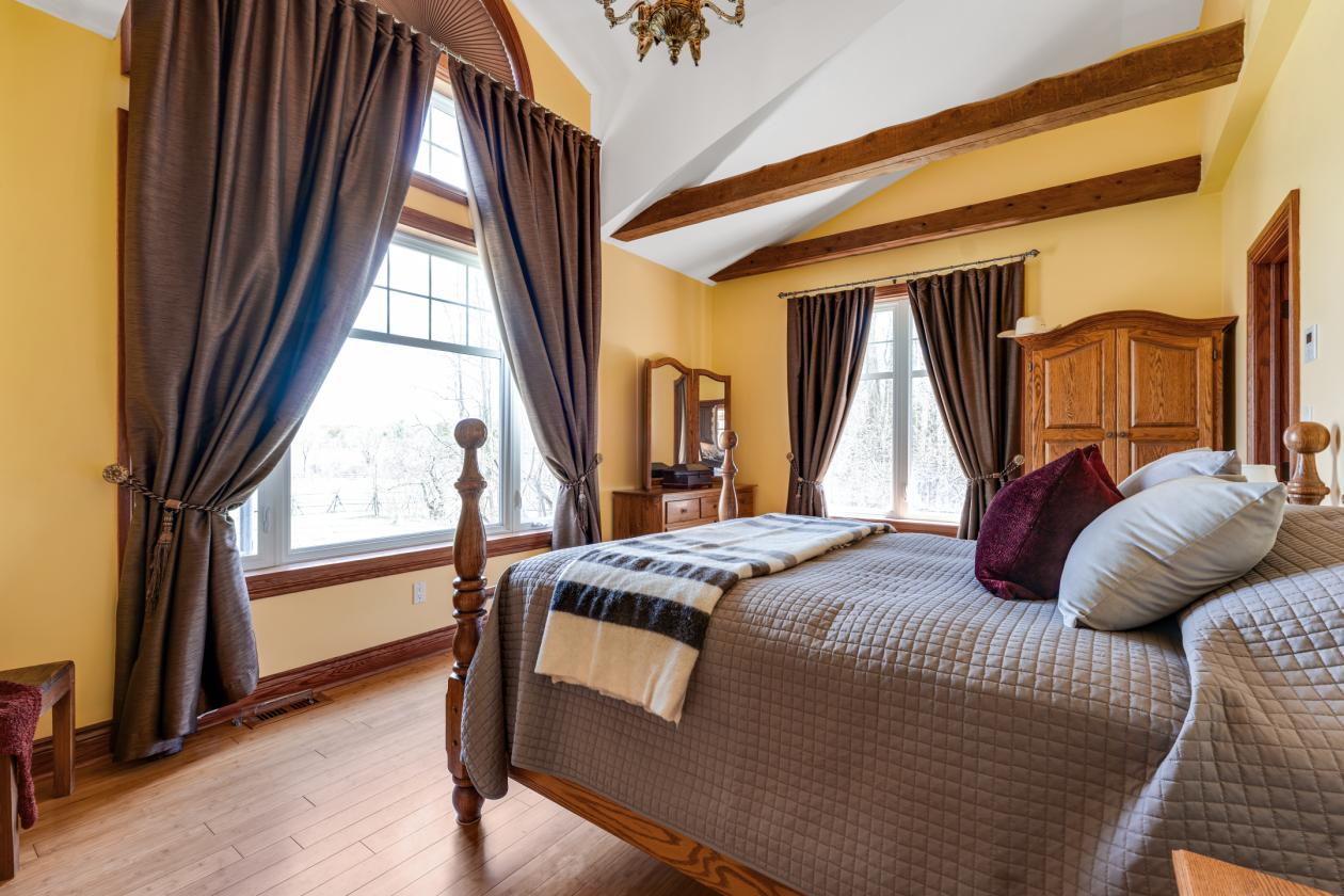 LUXURIOUS 195 ACRE EQUESTRIAN ESTATE - photo 23