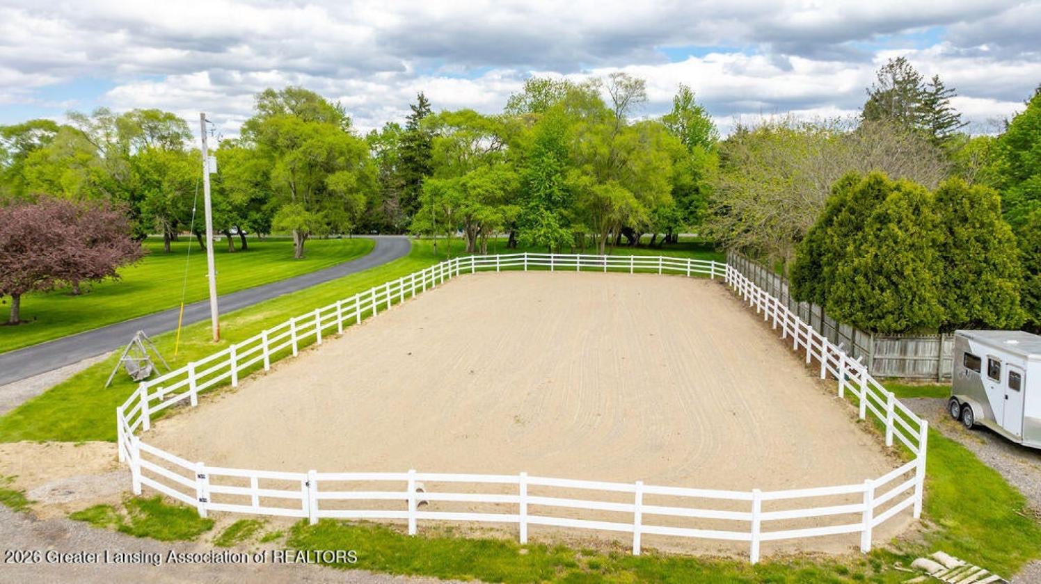 Modern Equestrian w/Indoor & Outdoor Riding Arenas - photo 22