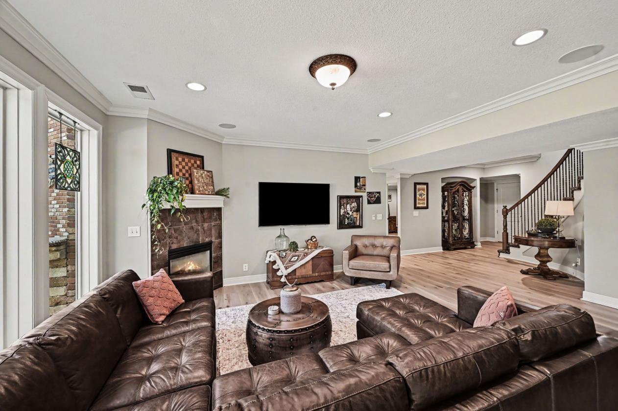 Outstanding Estate Including 20 Acres - photo 27