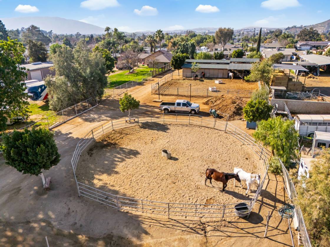 Horse Ranch w/ Arena, Barns, & RV Hookups - photo 30