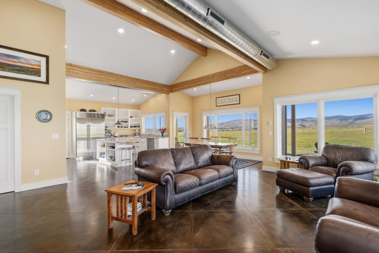 Exceptional horse property with beautiful views - photo 23