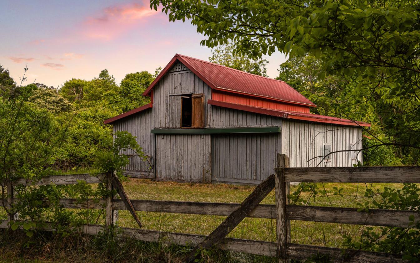 Historic Land, Barn, Home, Award Winning Schools - photo 1