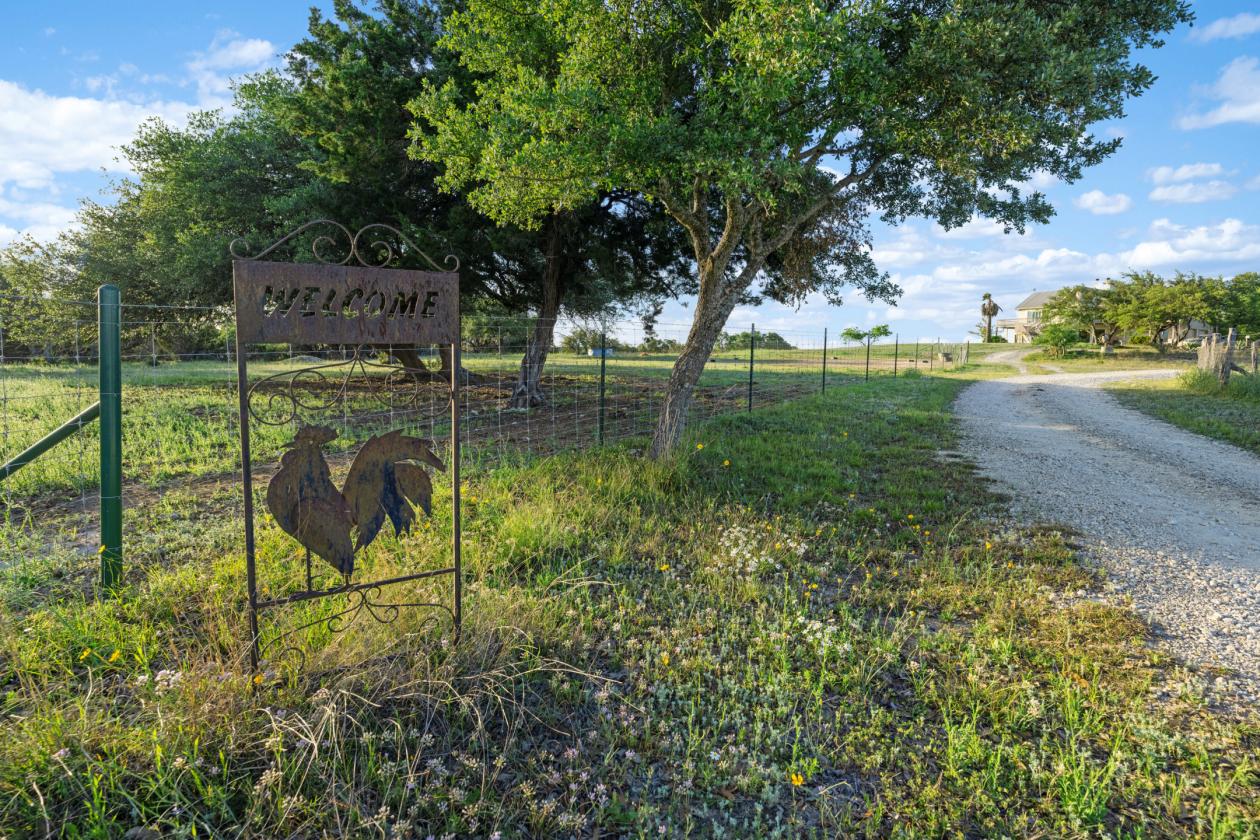 Fenced AG exempt Ranch on 14.4 acres with VIEWS - photo 1