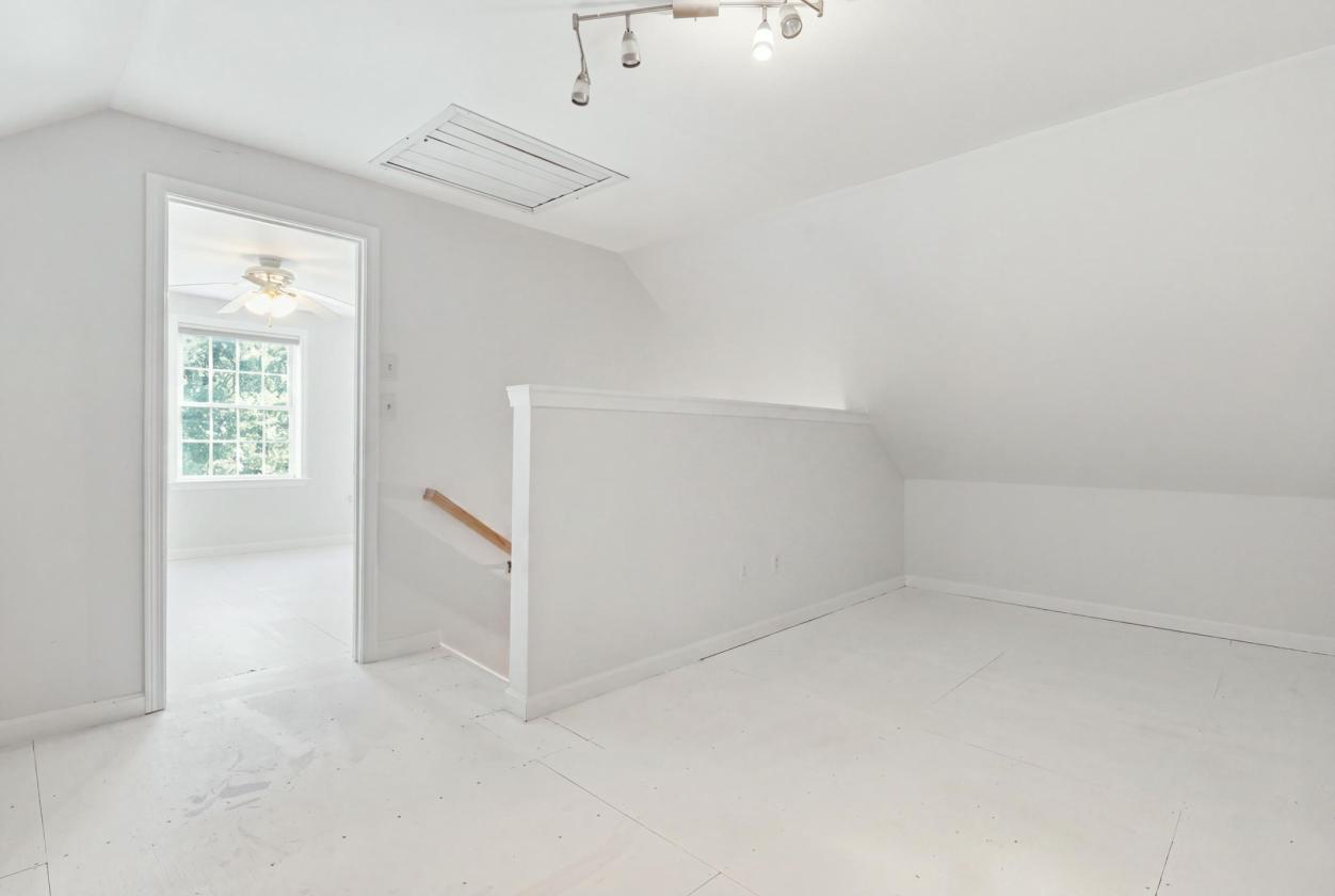 6 Acres, 3 Pastures & A Home That Has It All - photo 24