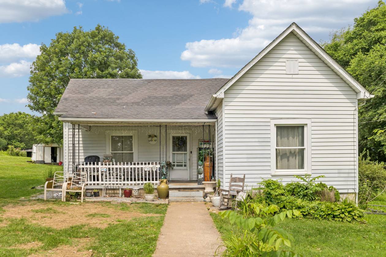 Horse Property for sale.