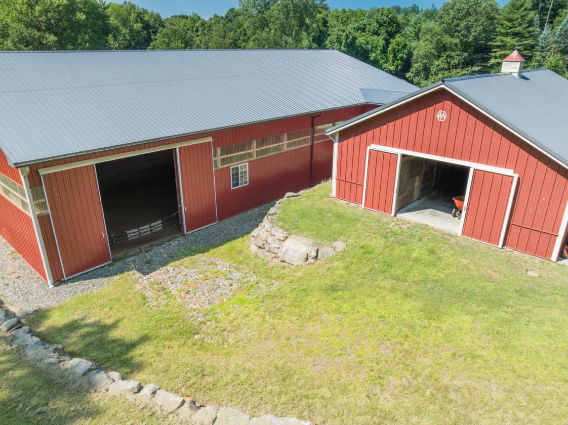 Private Equestrian Oasis with Indoor Arena - photo 2