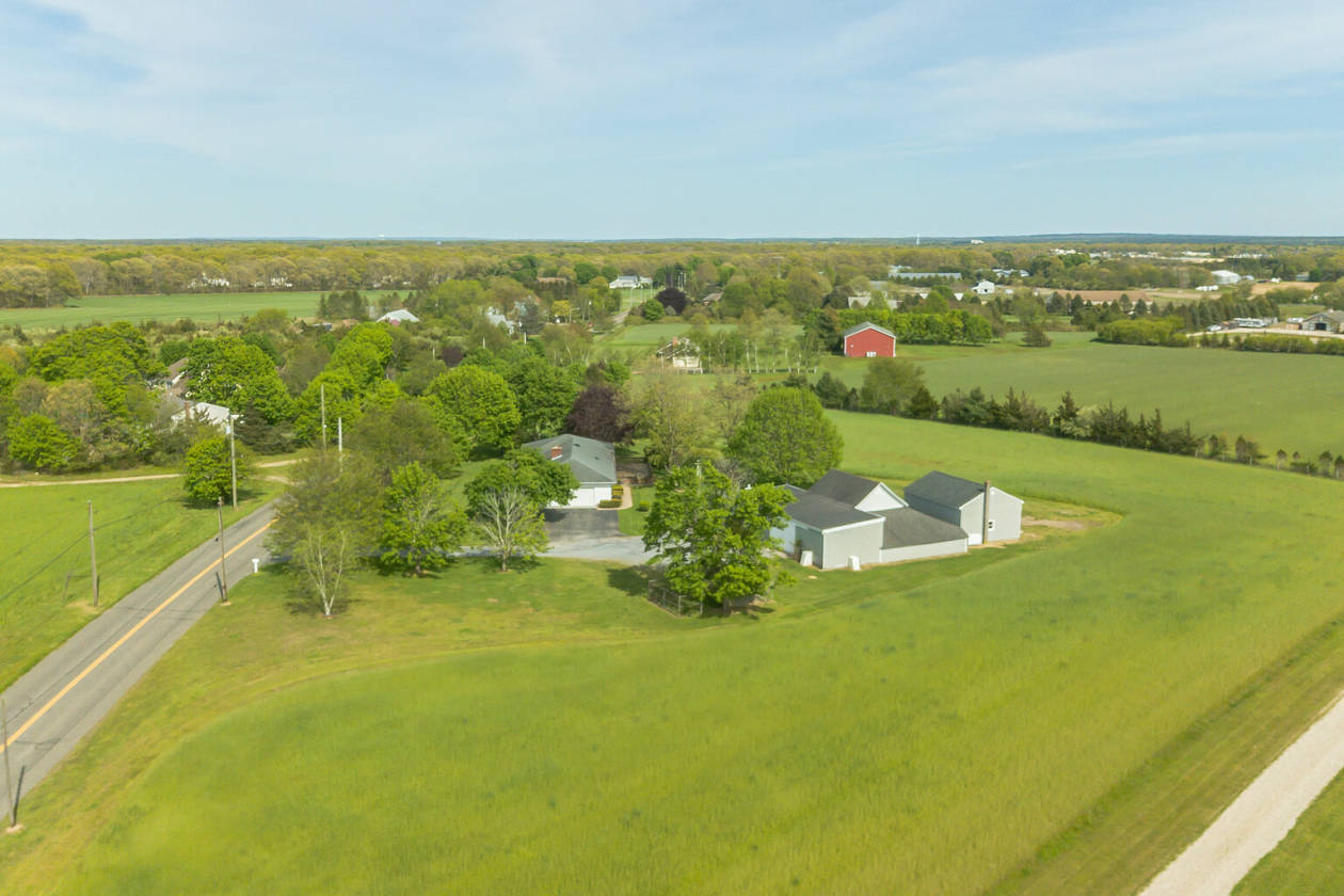 Sequestered Equestrian Compound with Custom High End Home Baiting
