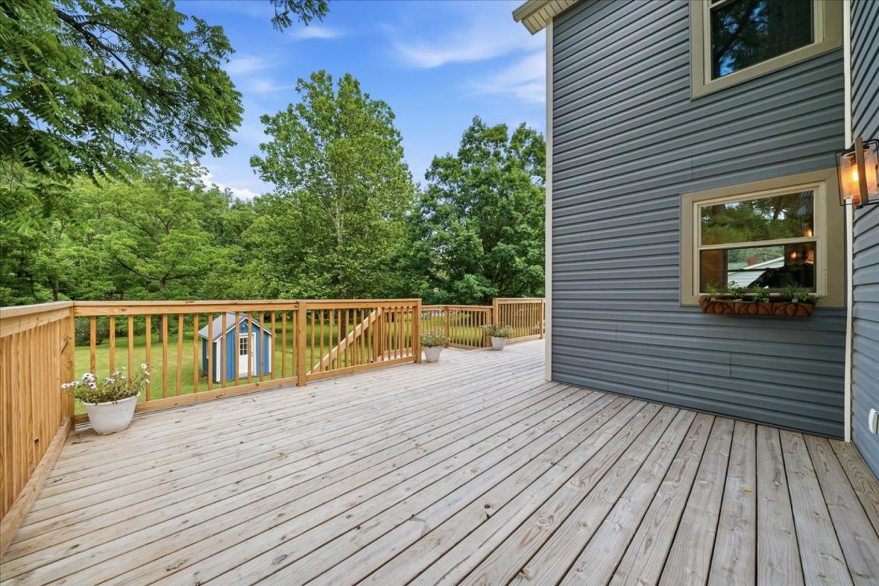 Restored 1880s Victorian Estate on 27 Private Acre - photo 11
