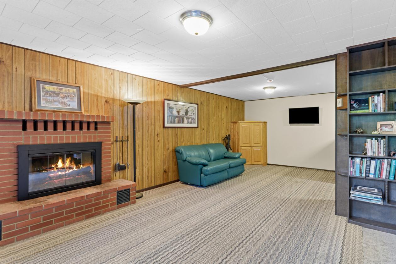 Charming horse property on private lane - photo 8