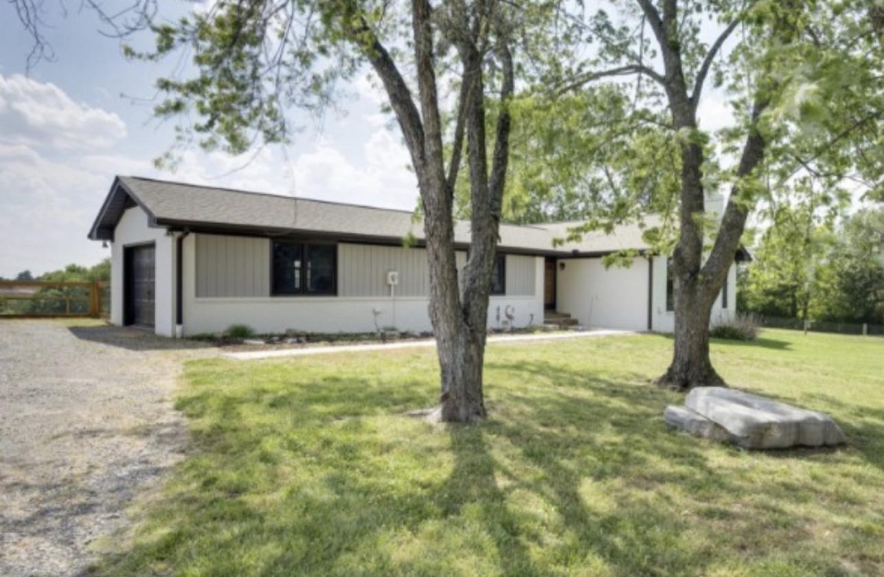 Horse Lover’s Dream on 3.71 Fenced Acres!! - photo 1