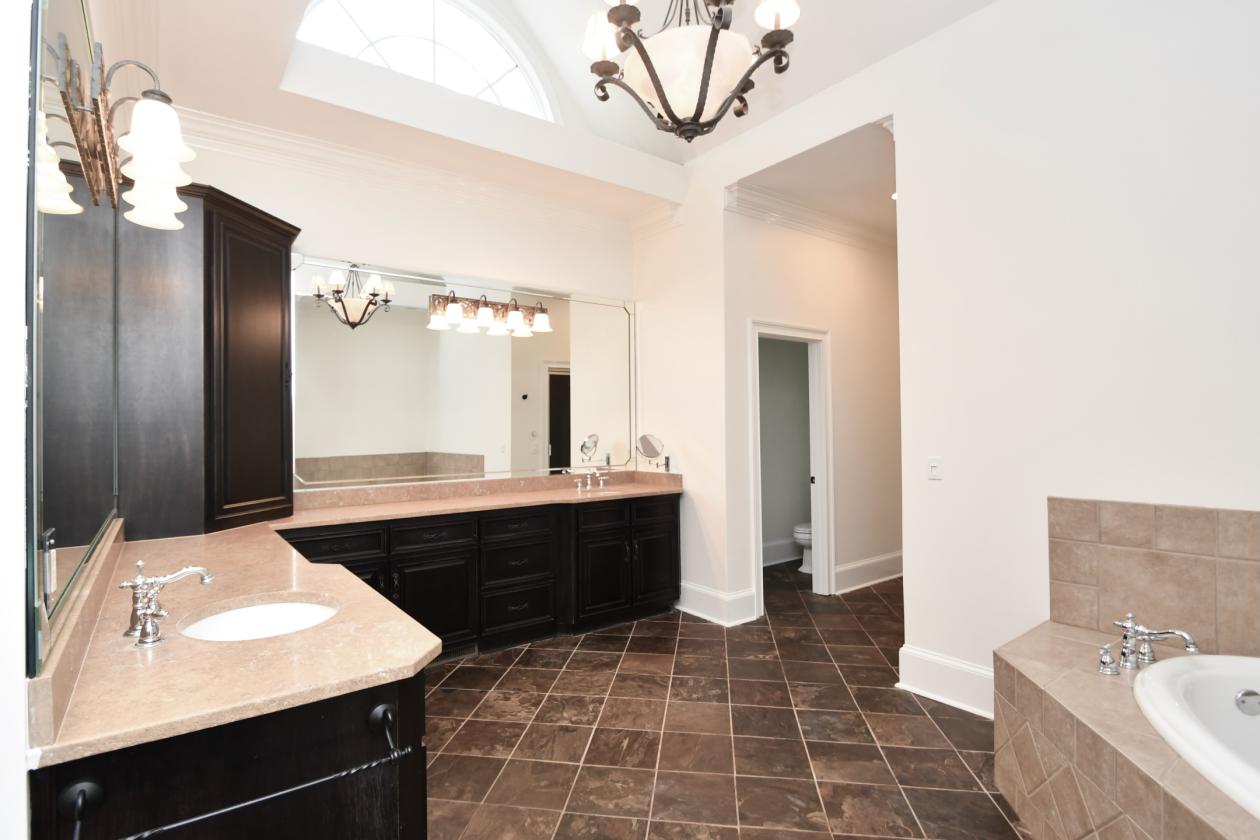 Luxury Home in Equestrian Neighborhood with Arena - photo 14
