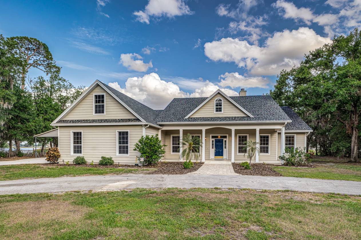 Horse Property for sale.