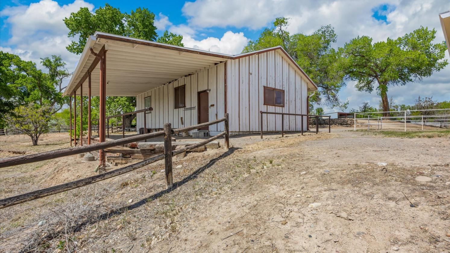 Rare equestrian sanctuary set on over 14 acres - photo 28