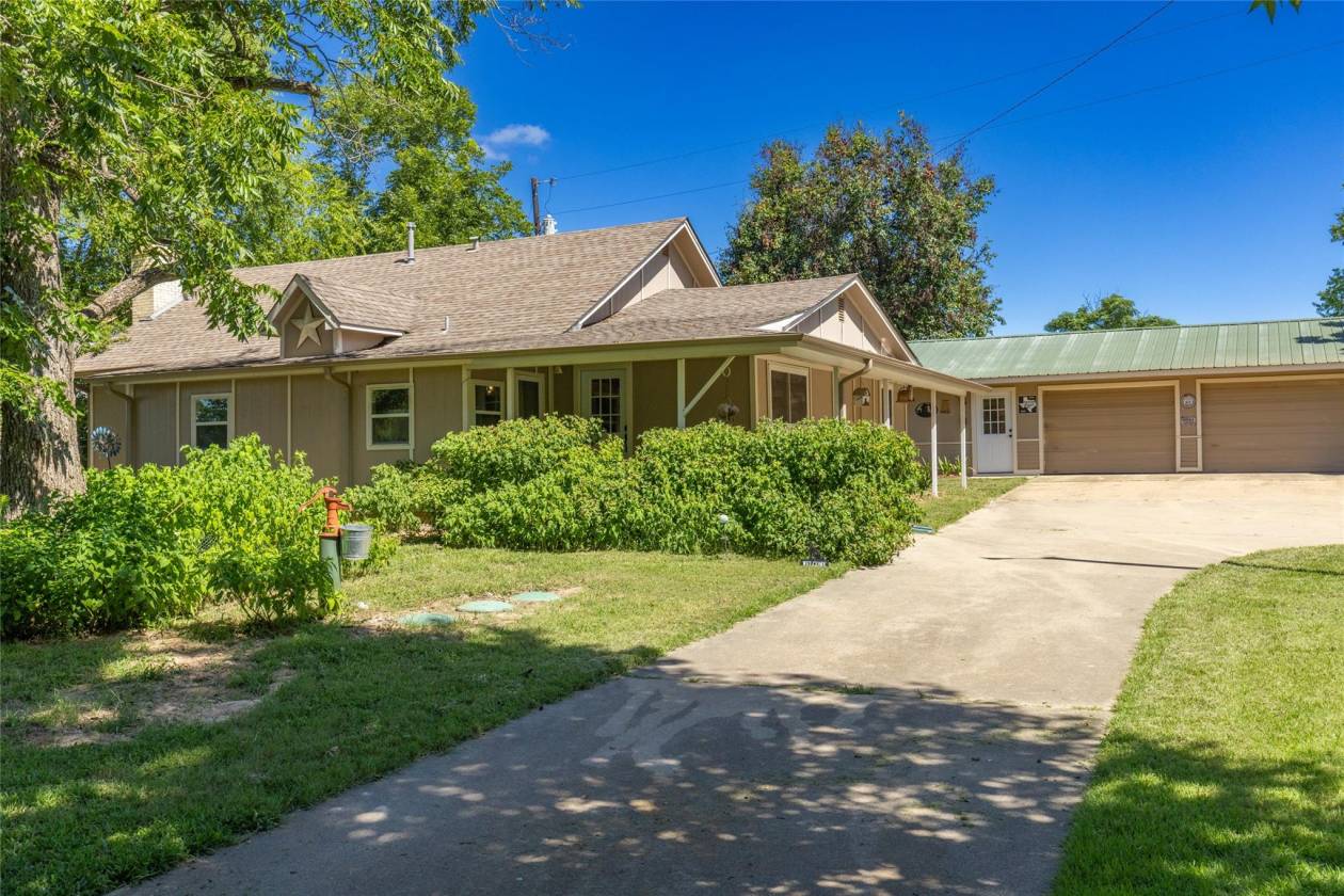 Horse Property for sale.