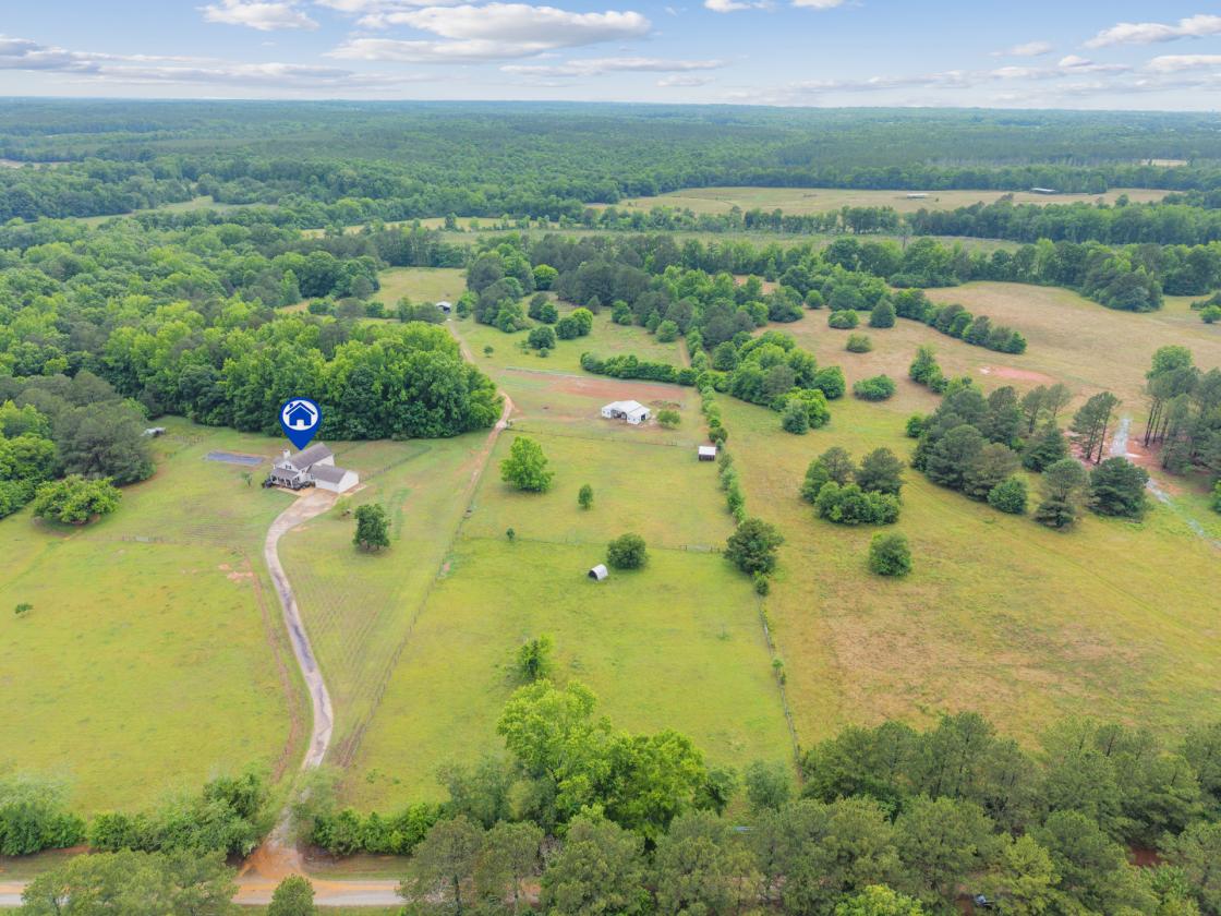 Remodeled Farmhouse in Private Community - photo 3