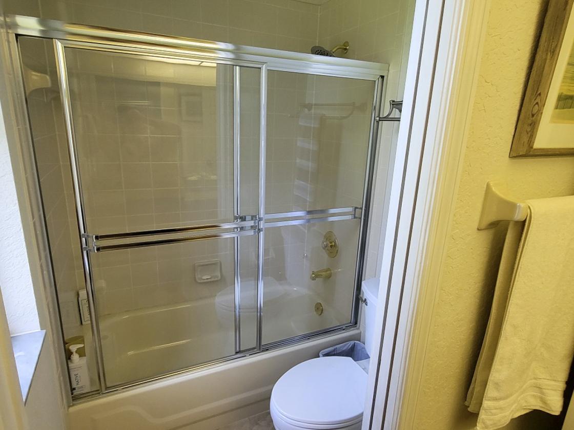 Looking for Old Florida vibes with modern amenities - photo 20