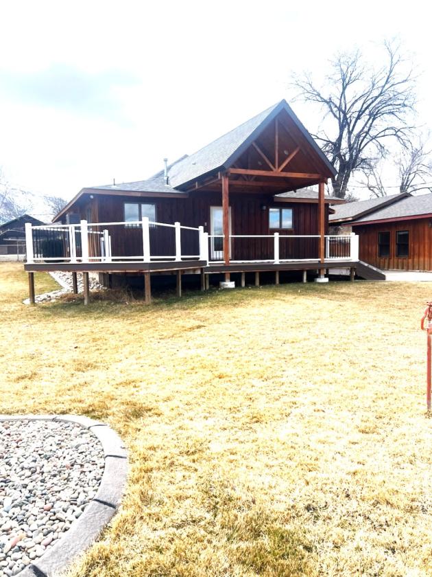 RARE TO FIND A HOME DOWNTOWN LAMOILLE - photo 2