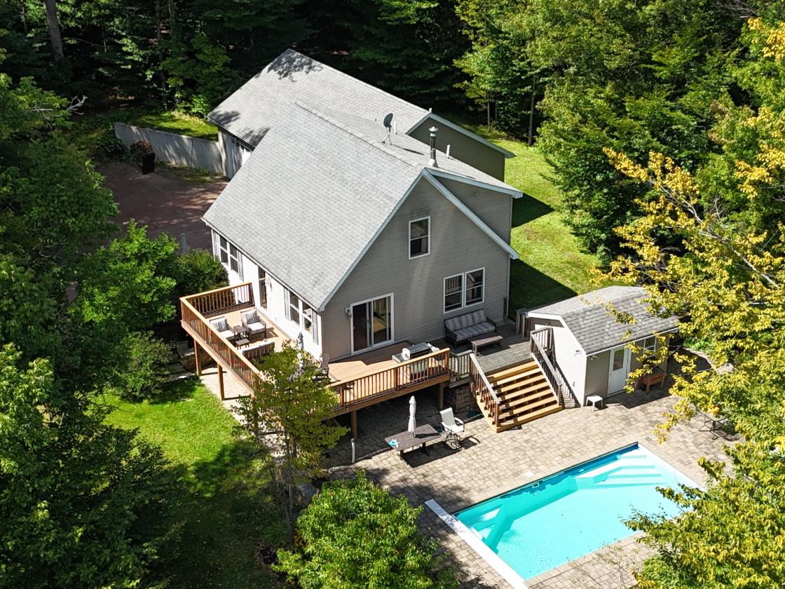 Country Retreat on 5 acres with stable - photo 4