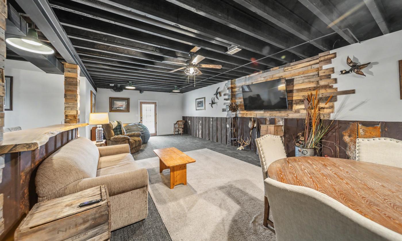 Luxury Estate with great views and privacy - photo 27