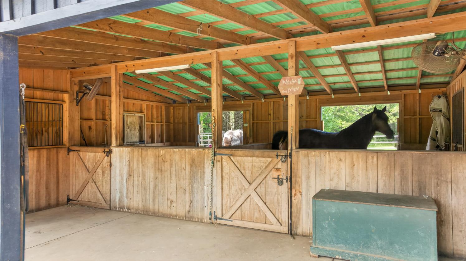 Horse lover’s dream with miles of trails - photo 5