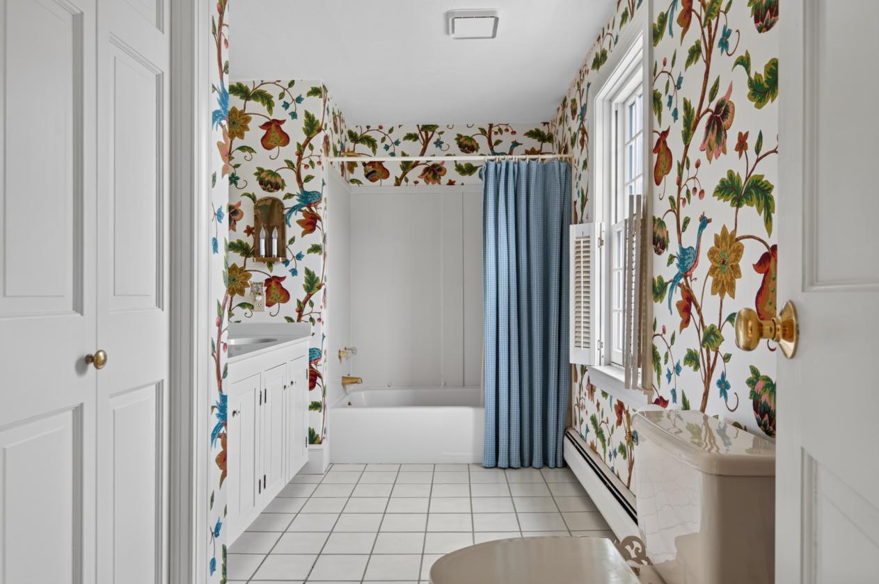 Rare New England Country Estate - photo 17