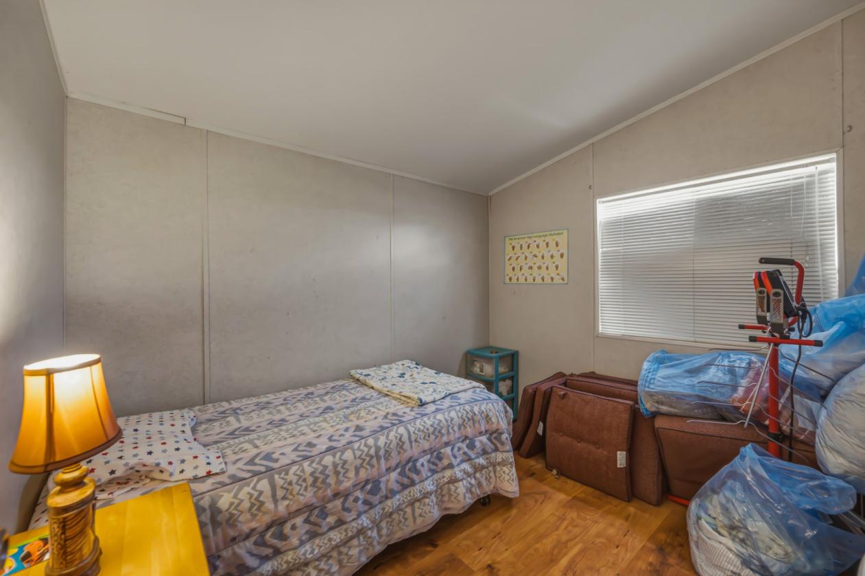 Affordable, clean, move in ready horse property! - photo 20