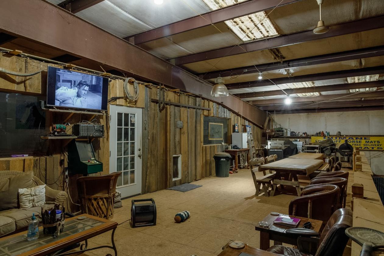 Heated Indoor 67 Acre Horse Training Facility - photo 15