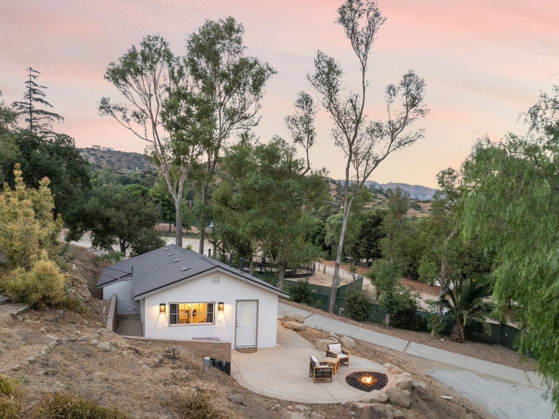 Serene 8-Acre Equestrian Retreat - photo 2