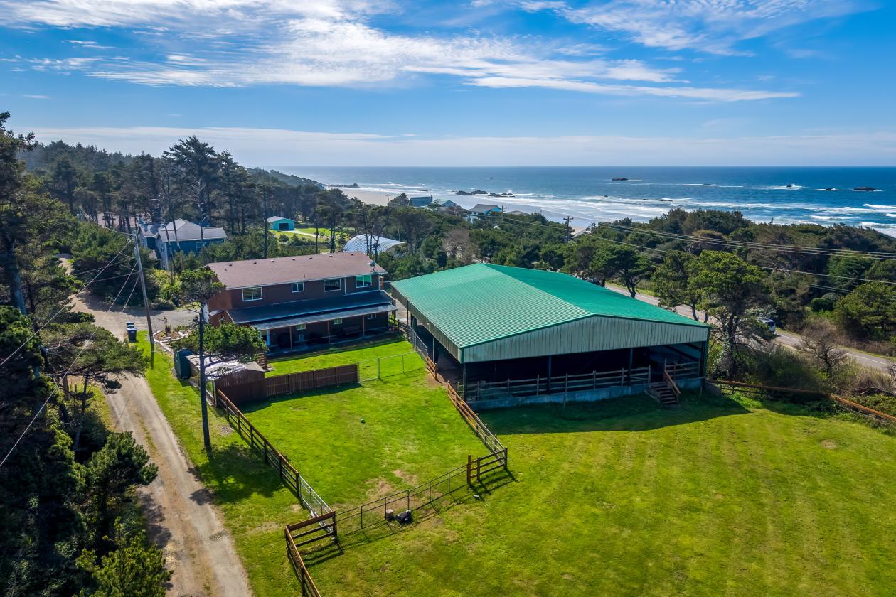 1.32 Acres with Panoramic Pacific Ocean Views - photo 1