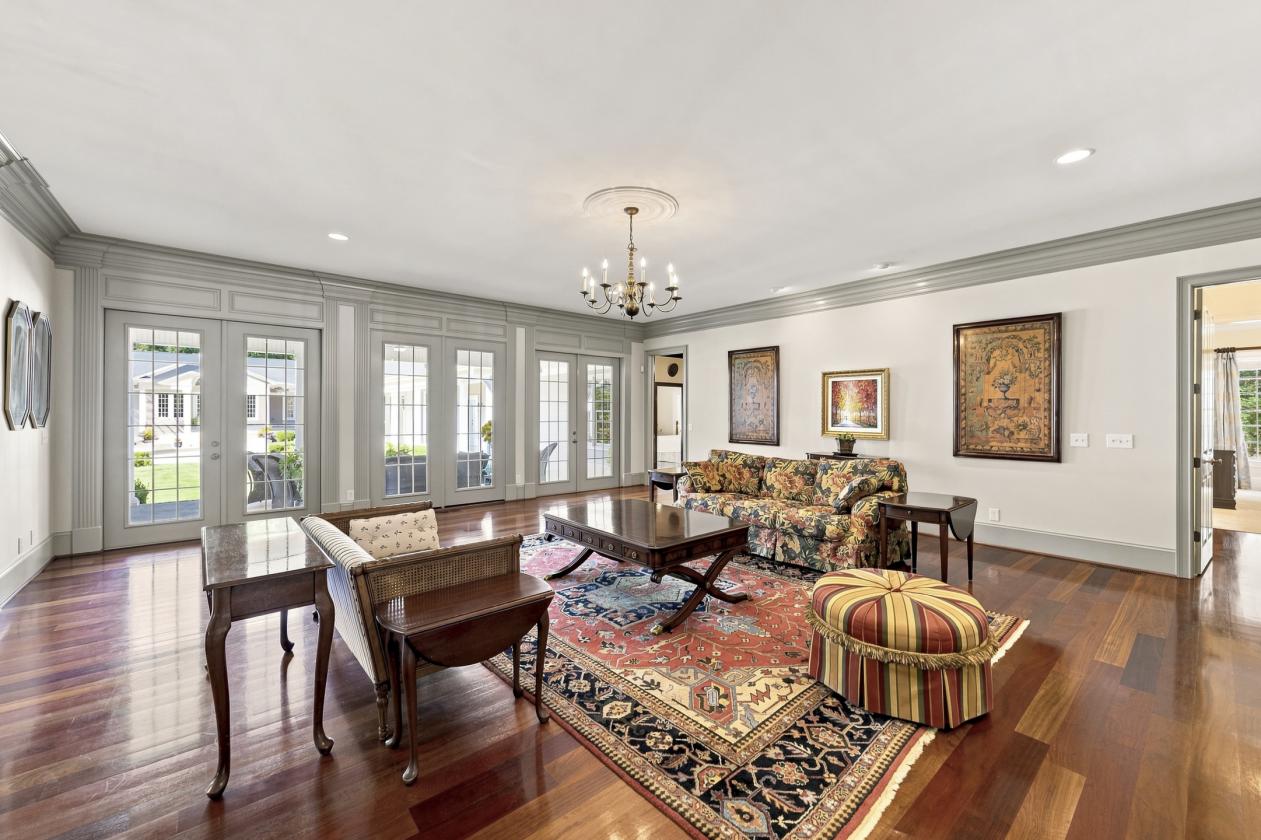 Meticulously Maintained Private Southern Estate - photo 14