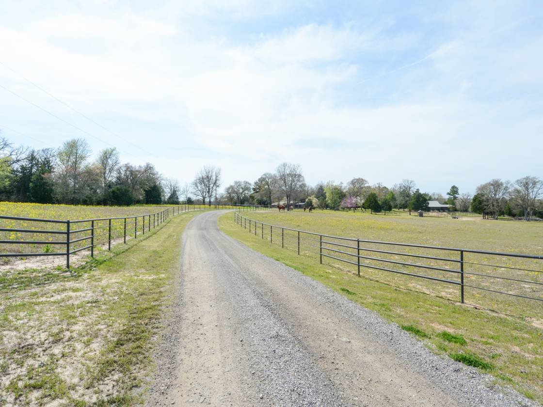 Every Cowboy's Dream Athens, Henderson County, Texas Horse Ranch