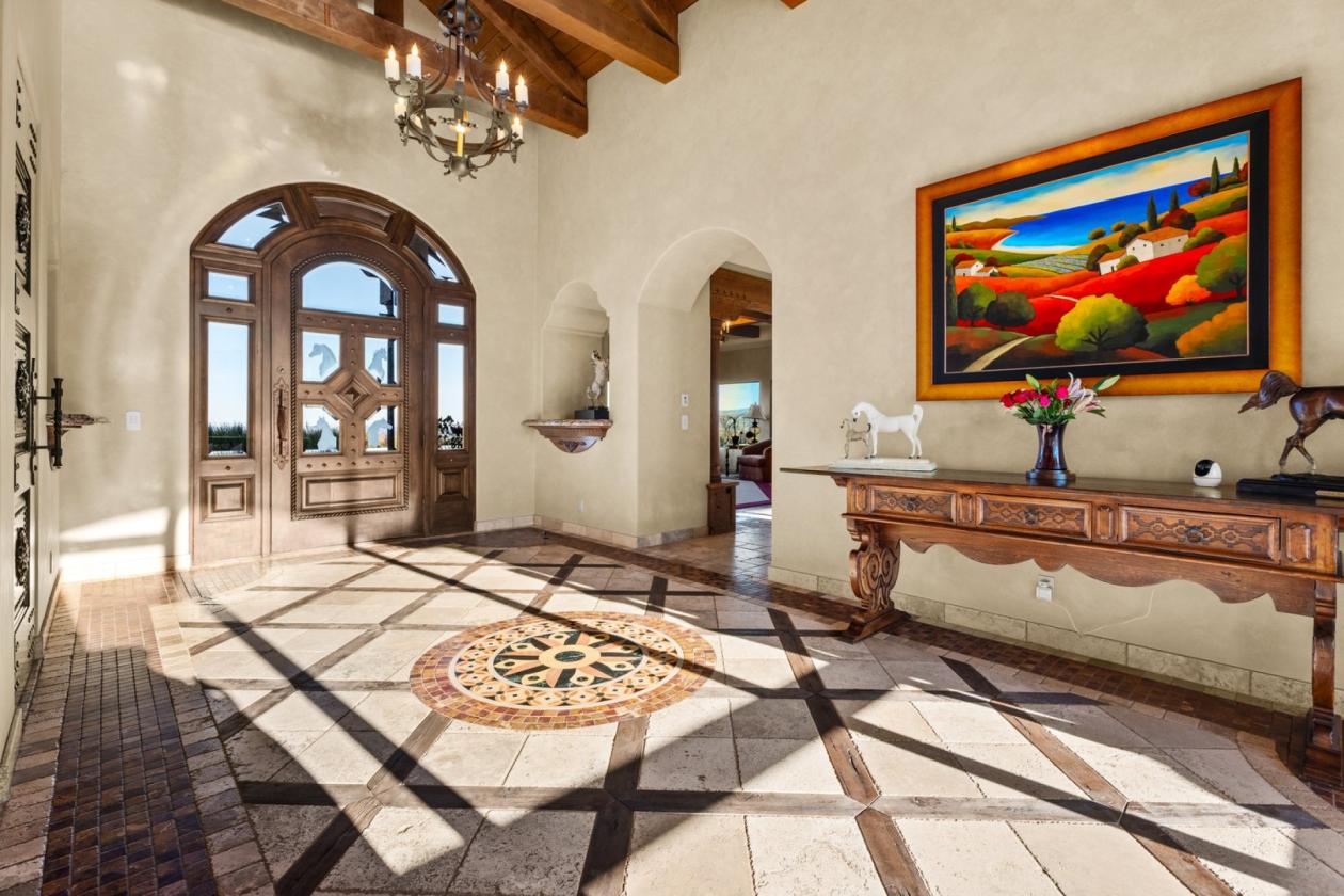 Luxury Equestrian Estate, Resort home, 352 Acres - photo 10